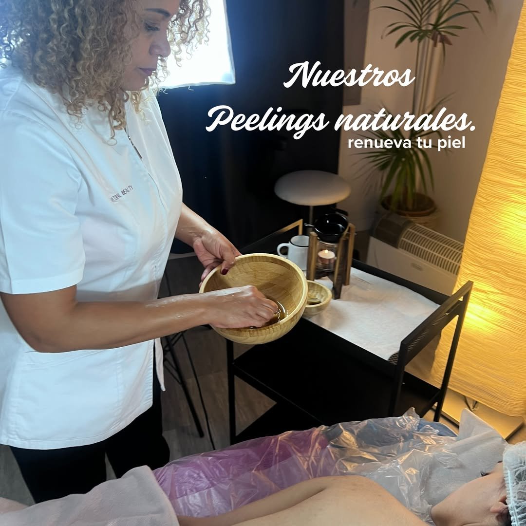 Lista para lucir piel?, ¿ segura?
✨ Nuestros peelings naturales son el secreto para renovar tu piel en profundidad antes del sol.

Eliminan células muertas, reactivan la regeneración y dejan tu piel suave, luminosa y lista para brillar.
🌿 100% naturales, efectivos y respetuosos con tu piel.

No lo dejes para último momento.
Reserva ya tu sesión y prepárate para sentirte increíble en tu propia piel.
.

📲☎️624609/812666

📍C/Dr. vilanova 9, edifici Thaïs. Baixos. ( al costat de la borda pairal)

#naturalbeauty #tratamientofacial #tratamientocapilar #centroestético #rutinafacial #andorralovers♥️ #limpiezafacial#exfoliacioncorporal#peelingnatural#hidratatupiel#cuidatucuerpo#tratamientoscorporales👙