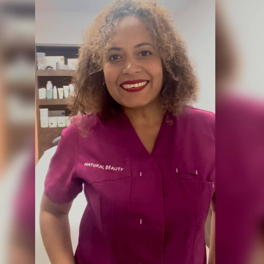 La vida es cambios,cada día es diferente. Es un nuevo comienzo, ama lo mejor de ella, y sobre todo no dejéis de sonreír😁

🌱Os deseamos que tengáis todos un buen fin de semana.

#naturalbeauty
#bellezanatural
#Cuidaturostro
#andorralover
#tuestetica
#nosencantacuidardeti
#siempremasbellas
#felizfinde
#buenfinde