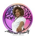 Bienvenido a Natural Beauty, tu centro de estética en Escaldes – Andorra, donde combinamos experiencia, tecnología y pasión por la belleza para ofrecerte tratamientos personalizados y resultados visibles. Desde hace más de 6 años, ayudamos a nuestros clientes a sentirse mejor con su piel y su cuerpo, respaldados por más de 20 años de experiencia en el sector de la belleza. Cada sesión está pensada para que salgas con bienestar, confianza y resultados reales. Sobre nosotros Nuestra historia Natural Beauty nació hace 6 años en Andorra con el objetivo de ofrecer tratamientos estéticos de calidad, combinando tecnología avanzada y técnicas profesionales. Nuestra pasión es la belleza, pero también el bienestar integral de cada persona que nos visita. Al frente de nuestro equipo está Mileidy González, con más de 20 años de experiencia en el sector de la belleza, quien lidera con dedicación y cercanía. Cada cliente es tratado con cuidado y profesionalidad, garantizando que la experiencia en nuestro centro sea cercana, segura y efectiva. Tratamientos Faciales Tratamiento Beneficios Experiencia de clienta Limpieza facial profunda Elimina impurezas, mejora textura y reduce poros dilatados. “Mi piel nunca había estado tan limpia y luminosa. Me sentí muy cuidada y valoré la atención de las chicas” – Laura Radiofrecuencia facial Estimula colágeno, reafirma piel y suaviza arrugas. “Noté un cambio en la firmeza de mi rostro desde la primera sesión, y la manera de trabajar del equipo me encantó” – Carmen Maderoterapia facial Remodela contornos, activa circulación y mejora firmeza y luminosidad. “El efecto lifting fue sorprendente y natural, me gustó mucho el cariño y cuidado en cada paso” – Ana Peeling MesoBoost Exfoliación profunda que regenera la piel y reduce manchas. “Mis manchas se difuminaron y mi piel está radiante, se nota la profesionalidad en cada detalle” – Natalia Tratamientos antiarrugas Suaviza líneas de expresión y mejora elasticidad. “Me siento más joven y segura con mi piel, todo hecho con mucho cuidado” – Raquel Hidratación intensiva Nutre y revitaliza la piel, aumentando luminosidad y suavidad. “Mi piel estaba seca y apagada, ahora está hidratada y brillante, el trato fue excelente” – Beatriz Tratamientos antimanchas Unifica el tono y mejora la apariencia general del rostro. “Las manchas se redujeron y el tono se ve uniforme, me encantó la profesionalidad y cercanía del equipo” – Sandra Reafirmación facial Tonifica músculos faciales, redefine contornos y aporta efecto lifting natural. “El contorno de mi rostro cambió visiblemente, y me sentí muy bien atendida” – Helena Tratamientos Corporales Tratamiento Beneficios Experiencia de clienta Presoterapia Mejora la circulación, reduce la retención de líquidos y sensación de pesadez. “Mis piernas se sienten ligeras y revitalizadas, me gustó mucho el cuidado del equipo” – Patricia EMSculpt Tonifica músculos, reafirma y redefine la silueta sin cirugía. “Mis abdominales se notan más firmes y definidos, todo con mucha profesionalidad” – Valeria iModel Moldea contornos, reduce grasa localizada y mejora firmeza. “Mi cintura se ve más definida y firme; se nota el cariño en cada sesión” – Mónica Tratamientos anticelulíticos de choque Reduce la celulitis y suaviza la piel. “La piel de naranja se redujo y noto la piel más firme, y me gustó cómo me explicaron todo el proceso” – Silvia Drenaje linfático Elimina toxinas, activa el sistema linfático y mejora el bienestar. “Me siento más ligera y relajada, me encantó la cercanía y atención del equipo” – Inés Cafeterapia corporal Reafirma, activa circulación, reduce medidas y mejora textura de piel. “Noté resultados desde la tercera sesión, muy contenta con el cuidado y profesionalidad” – Carolina Reafirmación corporal Tonifica la piel, mejora la elasticidad y combate la flacidez. “Mi piel está más firme y tonificada, el trato fue excelente” – Lorena Masajes / Bienestar Masaje Beneficios Experiencia de clienta Masaje relajante Reduce estrés, relaja músculos y aporta bienestar general. “Salí completamente relajada y tranquila, la atención fue muy cercana” – Marta Masaje descontracturante Alivia tensión muscular y contracturas. “Tenía dolor de espalda y después del masaje me sentí increíble, muy cuidadas en todo momento” – Gabriela Masaje reductivo Activa metabolismo y favorece eliminación de grasa localizada. “Noté cambios en mi figura y menos hinchazón, el trato fue muy profesional y amable” – Laura Masaje circulatorio / linfático Mejora circulación y reduce retención de líquidos. “Mis piernas se ven más ligeras y con mejor tono, el equipo es muy atento y cariñoso” – Natalia Masaje combinado (facial + corporal) Relaja, reafirma y mejora la piel de forma integral. “Una experiencia completa, relajante y reafirmante, todo hecho con mucho cuidado” – Carolina Depilación y tratamientos láser Tratamiento Beneficios Experiencia de clienta Depilación láser Piel suave y reducción de vello a largo plazo. “La depilación láser fue rápida y sin molestias, me encantó cómo trabajan, muy profesional” – Marta Eliminación de tatuajes Elimina pigmentos de manera progresiva y segura. “Mi tatuaje se ha desvanecido en pocas sesiones, el cuidado y seguimiento fue excelente” – Ana Remodelación no invasiva Reduce grasa localizada y mejora contornos. “Mi figura se ve más definida desde la primera sesión, todo hecho con atención y cariño” – Beatriz Bonos y promociones Combos faciales + corporales + masajes Programas de remodelación integral Promociones por temporada Contacto / Reservas WhatsApp: +376 624 709 Teléfono: +376 812 666 Instagram: @naturalbeautymileidy Dirección: Doctor Vilanova, nº 9, 1ºC/D, Andorra la Vella Formulario de contacto online CTA: “Reserva tu cita ahora y vive la experiencia Natural Beauty”