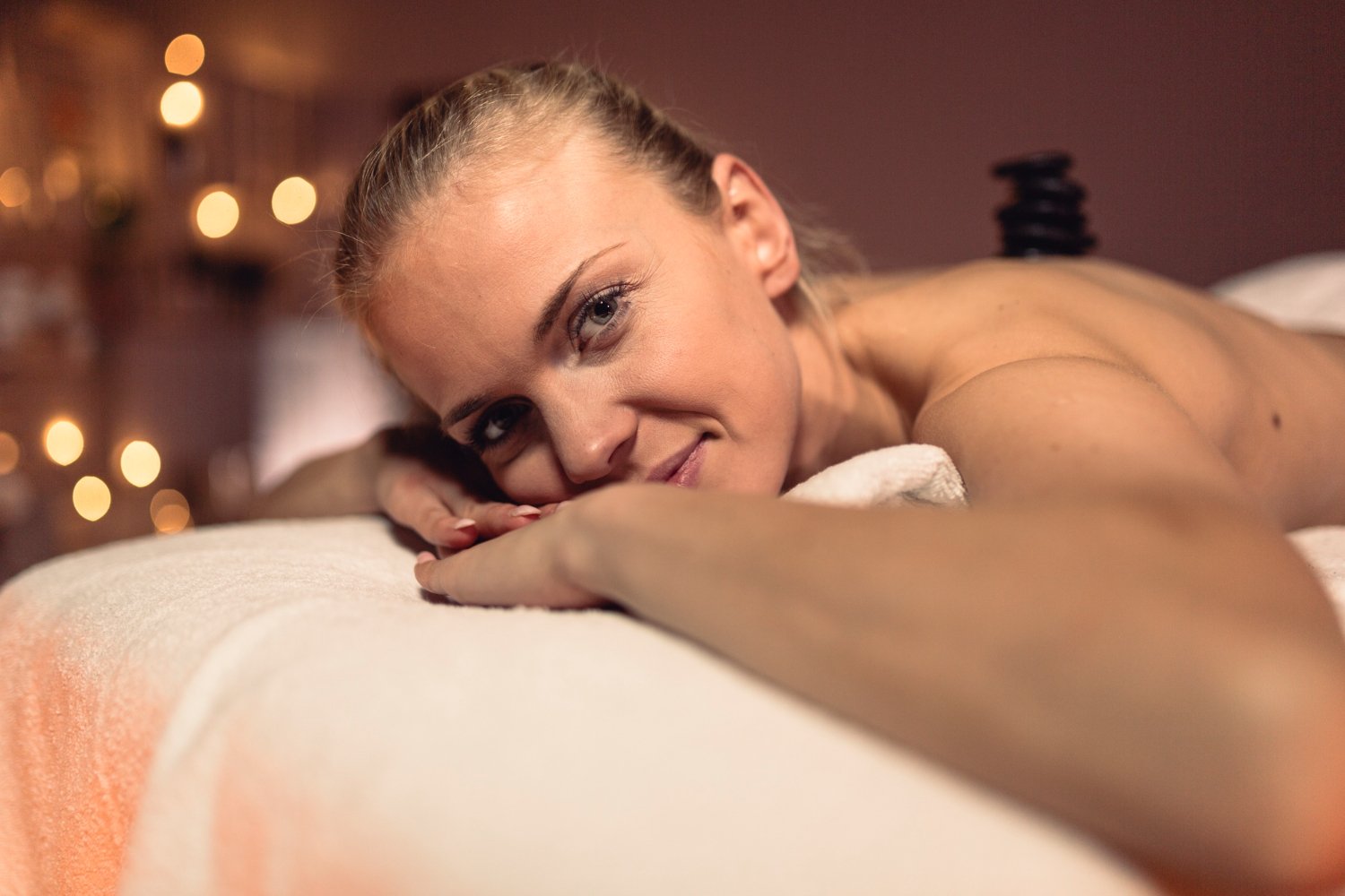 Las mejores reseñas de centros de estética en Andorra la Vella. Ana Milena Vigo. Fui para varios tratamientos (maderoterapia, depilación, masajes descontracturantes, peeling corporal con envoltura de algas, peluquería y limpieza de cutis con punta de diamante) y la verdad es que salí encantada. El trato es increíble, y te hacen sentir supercómoda desde el primer momento. Se nota la profesionalidad en todo lo que hacen y los resultados se ven enseguida. Sin duda, un sitio al que volver una y mil veces. ¡Muy recomendado! Natural Beauty Andorra. Propietario. Muchas gracias, guapísima, estamos supercontentas con tu valoración, esperamos volver a verte prontito🤗🤗