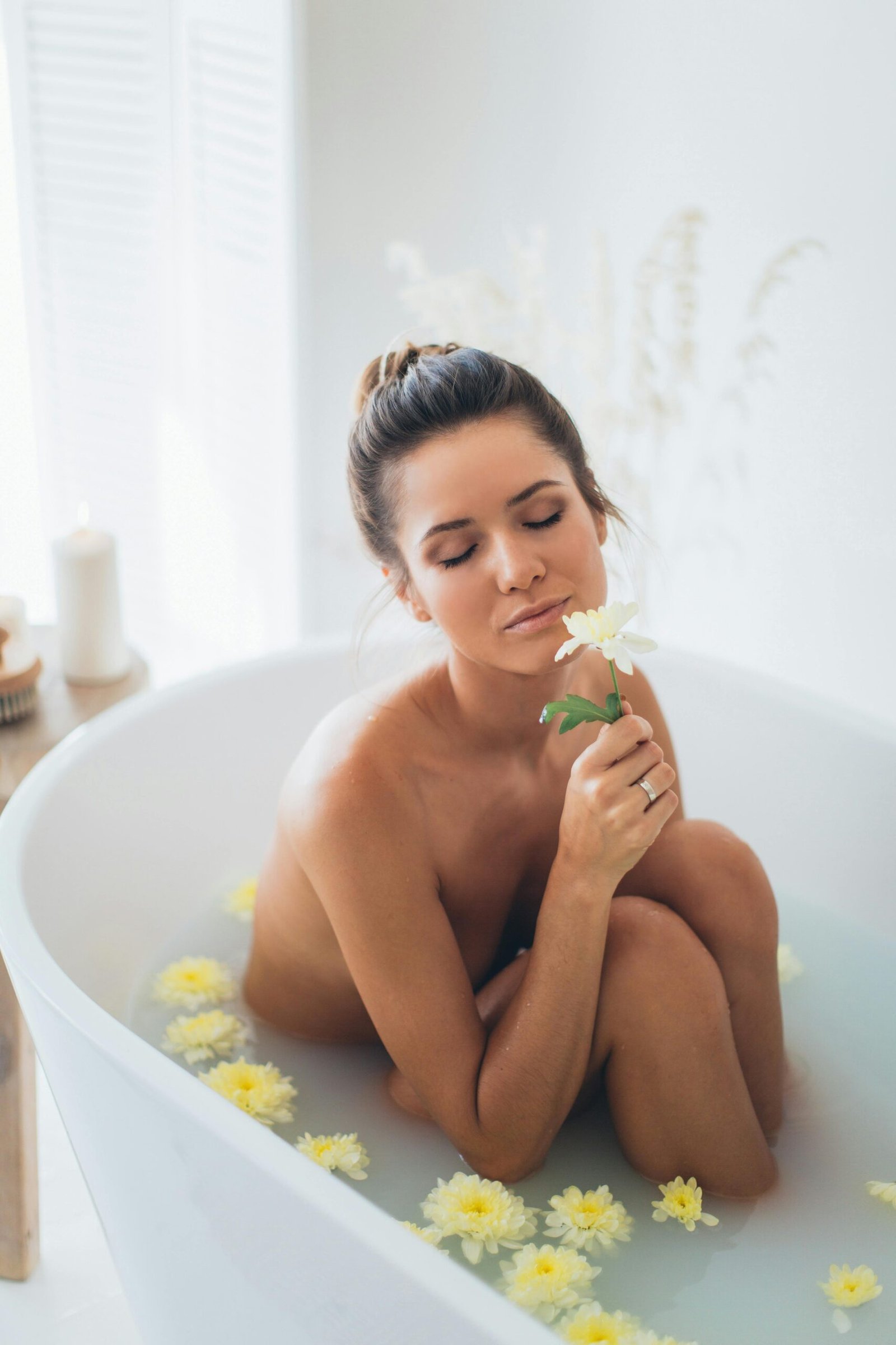 Estem d'aniversari, i volem celebrar-ho amb vosaltr@s 🥳🥳🎉🎉🎉🎊🎊🎊 SORTEIG! 📣📣📣 Avui comencem aquest sorteig en què la guanyadora es pot emportar un premi valorat en 660€ Per participar 👇🏻 ✅ Segueix el nostre compte ✅ Donar-li like a la publicació del sorteig. ✅ Compartir la publicació en les teves històries. ✅ Comentar quina dels regals et fa més il·lusió. ✅ Menciona dues amigues en comentaris 🥰 ✅ Mentre més comentaris publiquis més opcions has de guanyar 🏆 🚨 prohibida la participacio en menors de 18 anys El resultat es donarà el 29 de novembre a les 20:00 pm. només al nostre compte de forma aleatoria. ❇️ *sorteig regulat pel consell regulador Andorra del joc. T’animes a participar-hi? #sorteo #naturalbeauty #naturalbeautymileidy #cuidadofacial #cuidadocapilar #cuidadocorporal