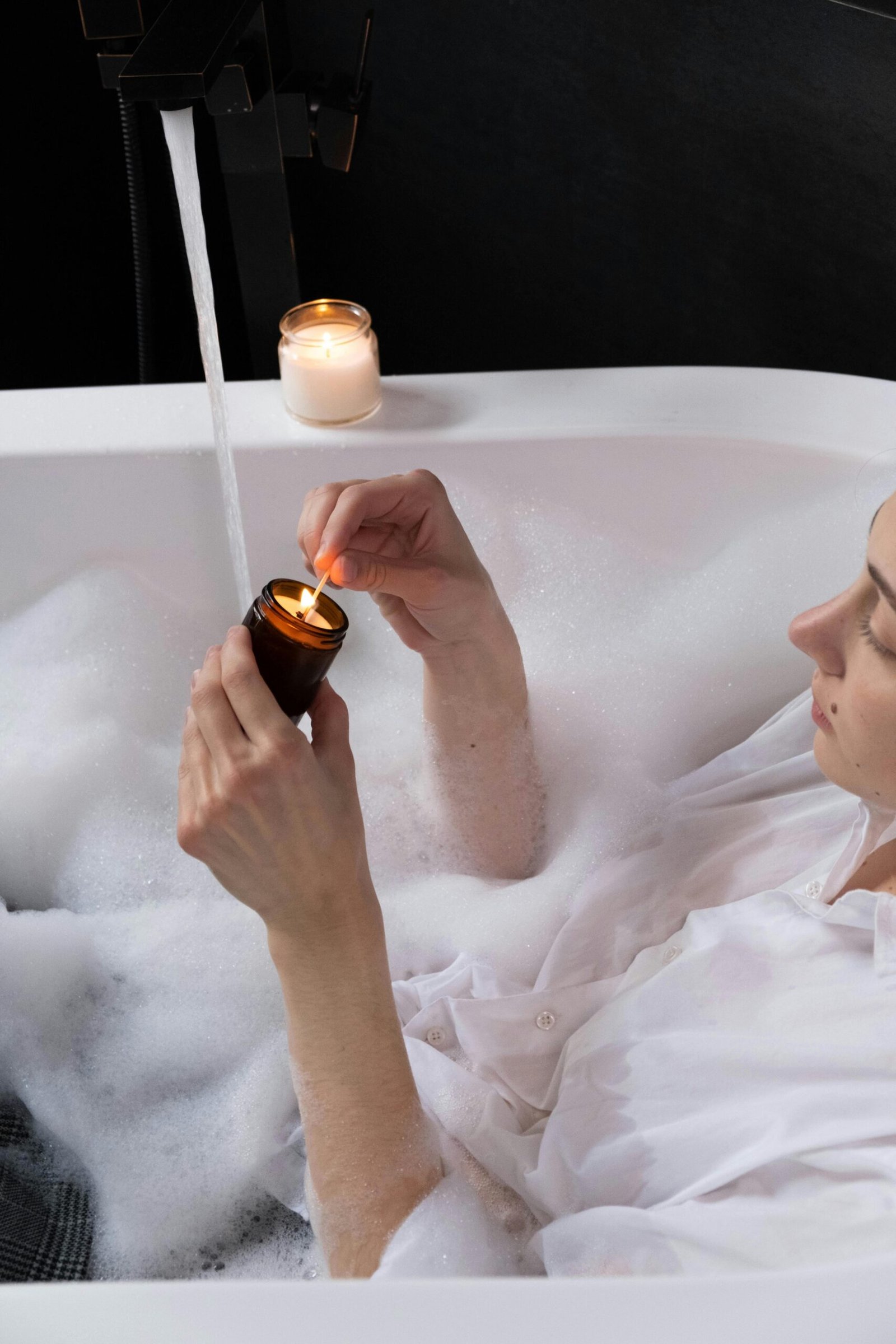 Què has de tenir en compte segons la teva edat? Si voleu cuidar la vostra pell, un dels factors que heu de tenir en compte és l’edat. La pell té unes necessitats diferents als 20 àloe que als 40. Per tant, cal tractar-la de forma diferent i oferir-li tractaments que cobreixin les seves mancances i necessitats, d’aquesta manera t’assegures de cuidar la teva pell a cada etapa. T’agradaria rebre assessorament per a la pell? Demana cita per missatge directe o per telèfon i acudeix al nostre centre per assessorar-te i tractar la teva pell com es mereix. 📲📞crida’ns i de la mà de la nostres estistes t’assessorarem. 🫵 t’esperem. .. 📲☎️624609/812666 📍C/Dr. vilanova 9, edifici Thaïs. Baixos. ( al costat de la borda pairal) . #rutinafacial #limpiezafacial #naturalbeauty #acidohialuronico #tratamientofacial#maderoterapia #maderoterapiafacial#radiofrecuenciacorporal