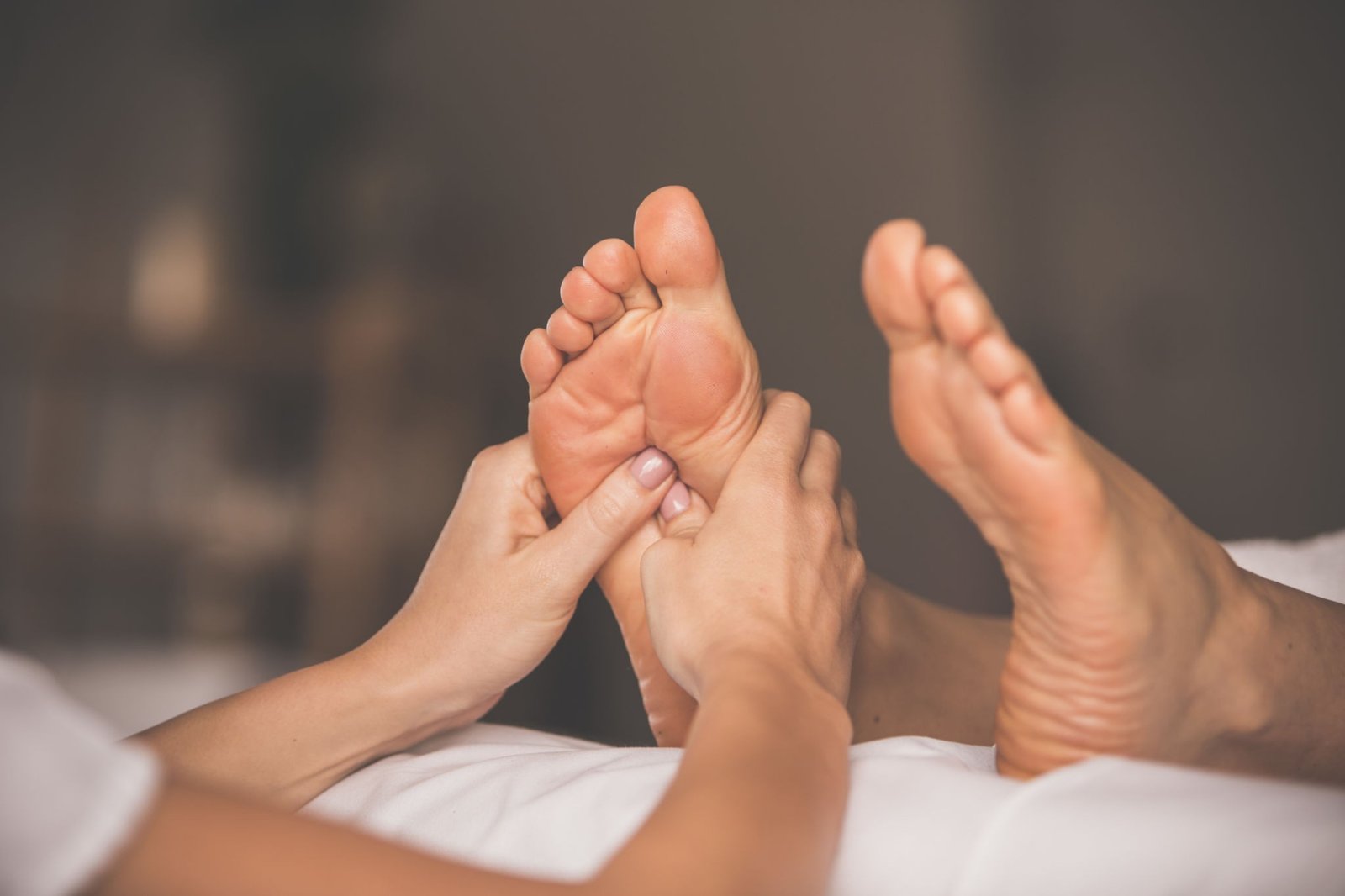 Amb una pedicura 👣 spa obtens una experiència relaxant 🧘‍♀️centrada en la cura dels peus 🦶 que es basa en la combinació de salut, estètica i relaxació. La idea és que puguis lluir 🤩uns peus bonics, però també relaxar-te mentre els cuides, mitjançant un tractament 🙌 que serveix per alliberar tensions i millorar la circulació ✨ 📍C/Dr. vilanova 9. Edifici Thaïs primera planta. Andorra la Vella (al costad de la borda pairal) .. #naturalbeauty #uñasbonitas #cuidatusuñas #andorralovers♥️ #tuestetica #tusalondebelleza #primavera #uñasdecoradas #pedicura #pedicuraspa👣