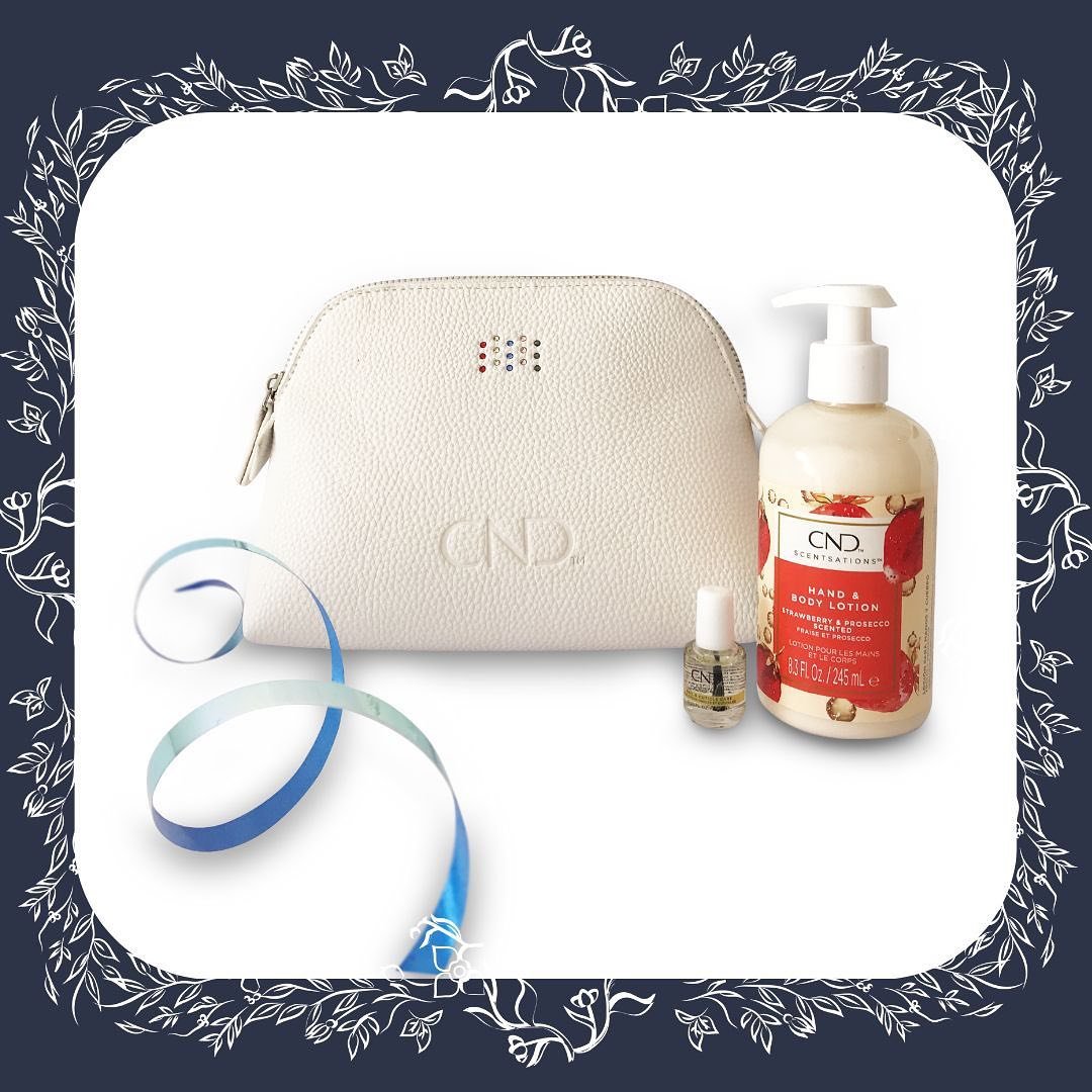 Coneixeu els necessers que CND ha preparat aquest any per regalar? Estan disponibles, no et quedis sense!!! #naturalbeauty #bellezanatural #cuidarsenuncaasidotanfacil #regalabelleza #cndshellac #turegaloideal #andorraestetica #cuidatusmanos #andorralovers