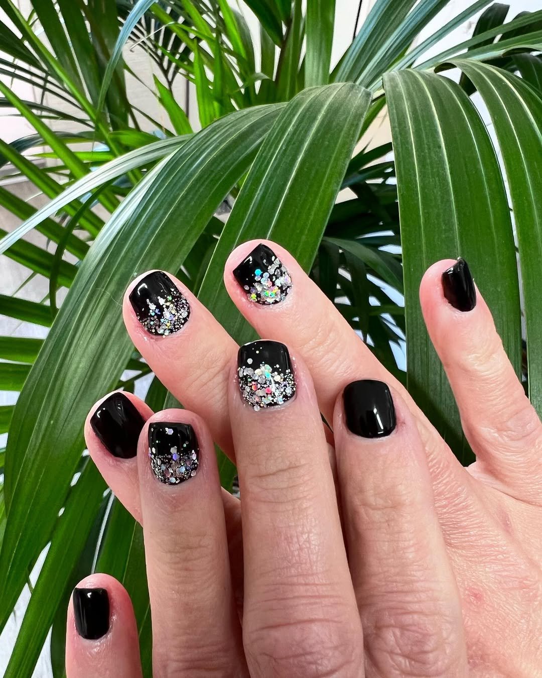 Nunca subestimes unas uñas bonitas.💅 . #naturalbeauty #bellezanatural #Cuidaturostro #andorralover #tuestetica #nosencantacuidardeti #siempremasbellas #uñasbonitas #manicurashellac